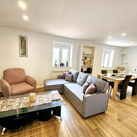Διαμέρισμα Leon 60 M2 Maximo 4 Huespedes